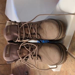 Omens Timberland Boots sz 9. Excellent condition Tan